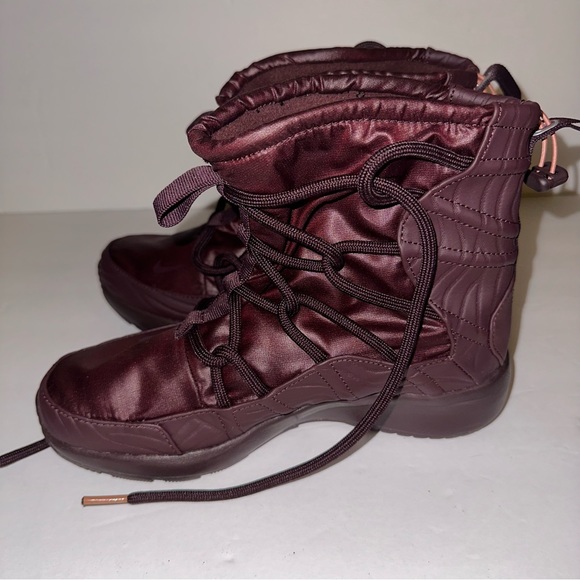 Nike Tanjun High Rise Women's Boots Burgundy New, Unworn, without tag/Box size 6 - Picture 5 of 15